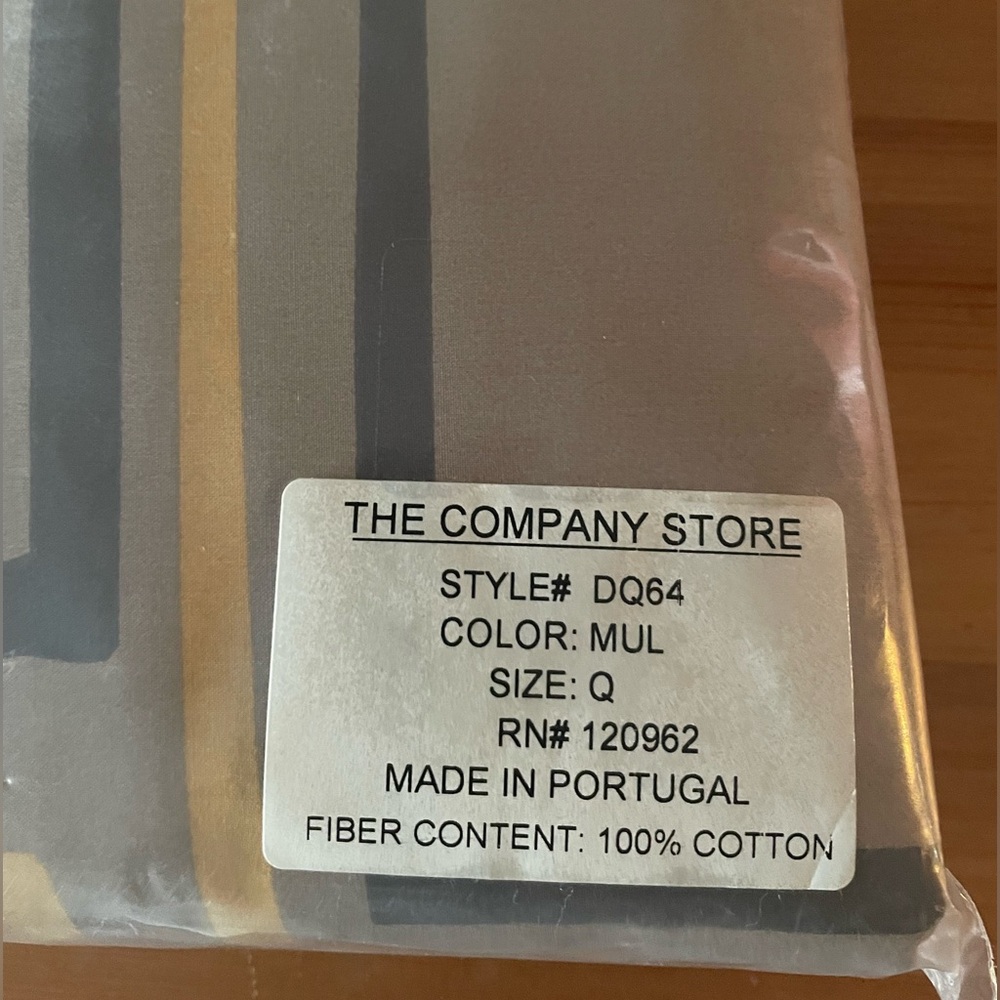 The Company Store Gray and Yellow Geometric Duvet Cover Size Queen- 100%Cotton - Picture 2 of 2